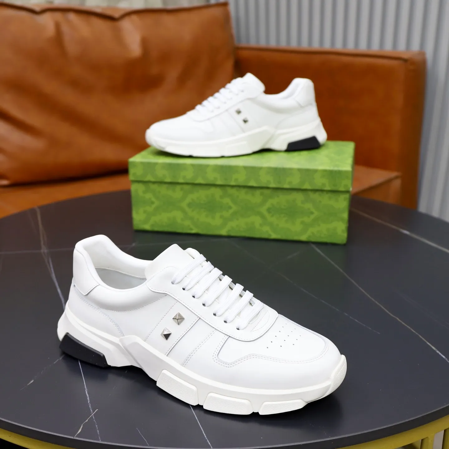 Ex-factory price: 540💰💰🙅‍♂️🙅‍♂️🙅‍♂️ Brand: GUCCI Standard code: 38-44 (45 customized) Grade: Same as the official website Material: Cowhide stitching Comfortable and breathable sheepskin lining Lightweight and wear-resistant sports outsole Style category: Men's fashionable casual shoes Running sports shoes Distinguished luxury brand elements Top luxury color: actual picture color